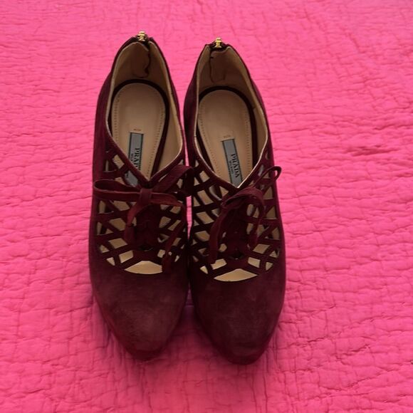 PRADA Elegant Burgundy  suede lace up High Heels booties, US7 - Picture 3 of 10